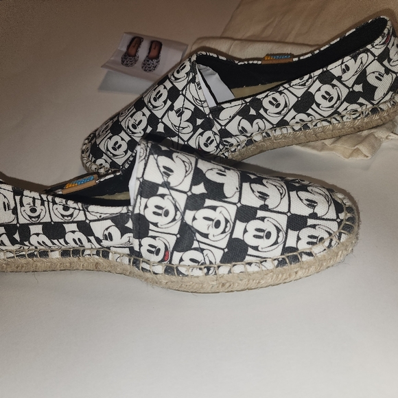 Mickey Mouse Espadrilles - Picture 4 of 4